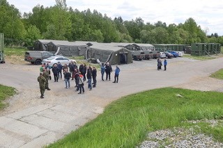 Zástupci krajů navštívili vojenskou základnu na Vysočině